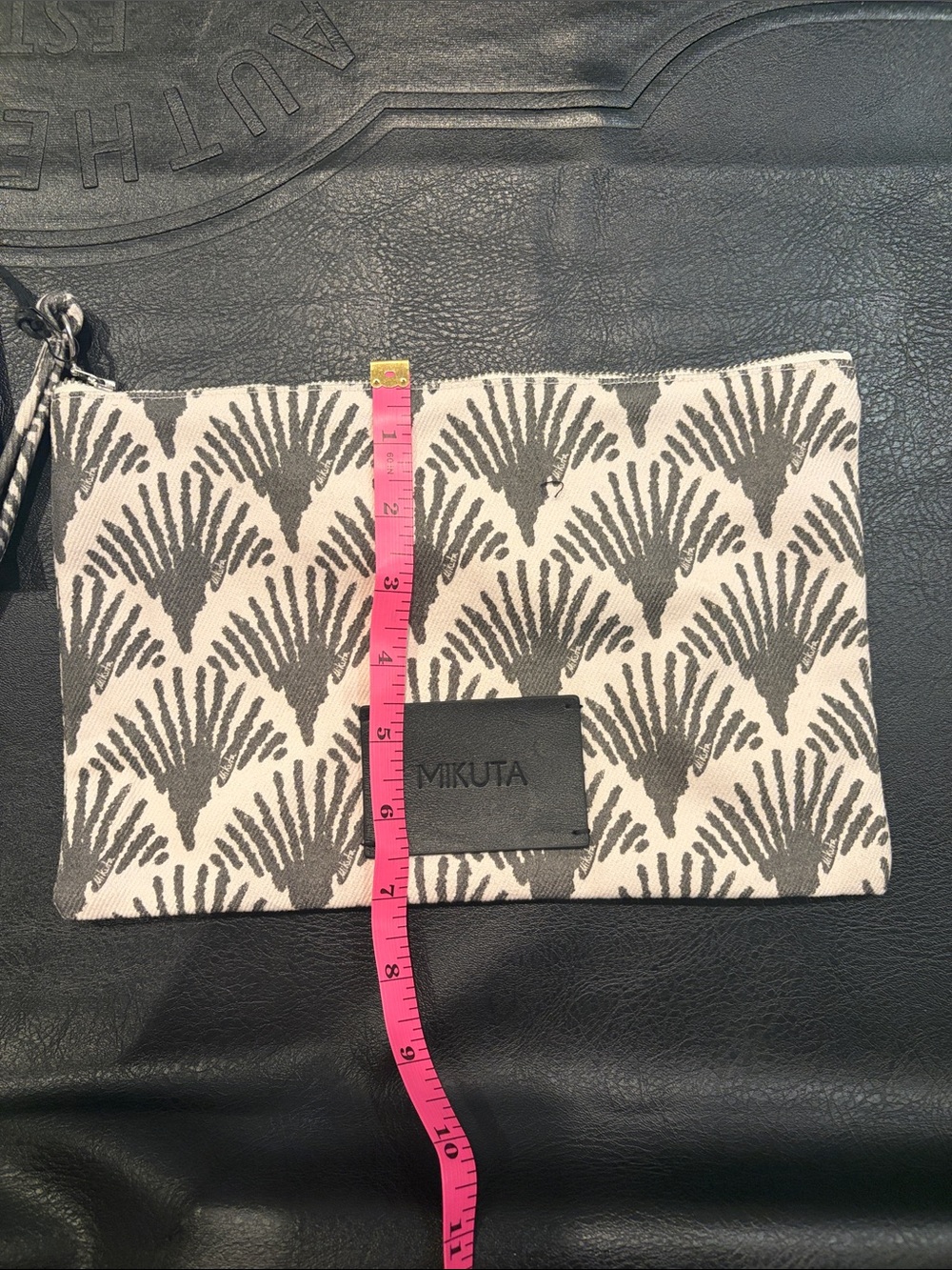 Mikuta Wristlet/ Clutch New With Tag Black & Cream - Picture 4 of 6